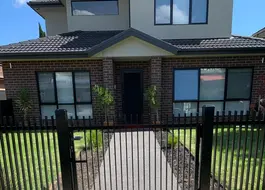 Multi-unit steel structure - Box Hill townhouse